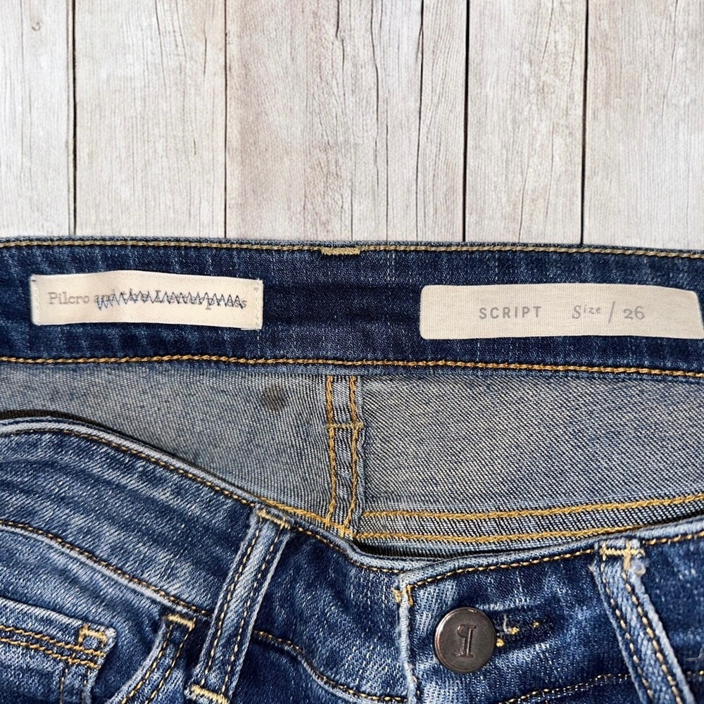 Anthropologie Pilcro Script Women’s Cropped Fray Dark Denim Jeans ~ Size 26 - Picture 3 of 9